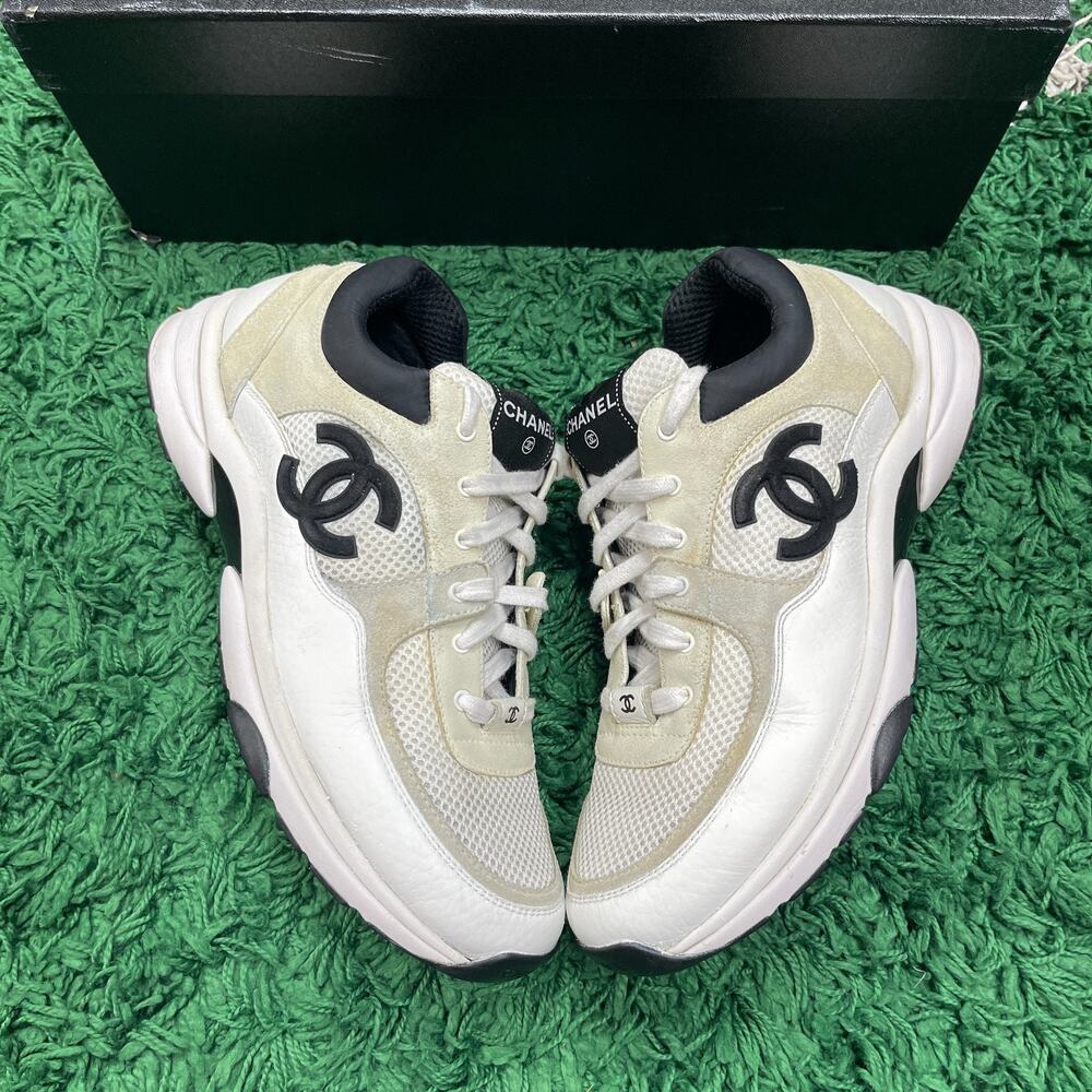 Chanel Low Top Trainer Sneakers Shoes Suede White Black (W) size 43 Pre Owned